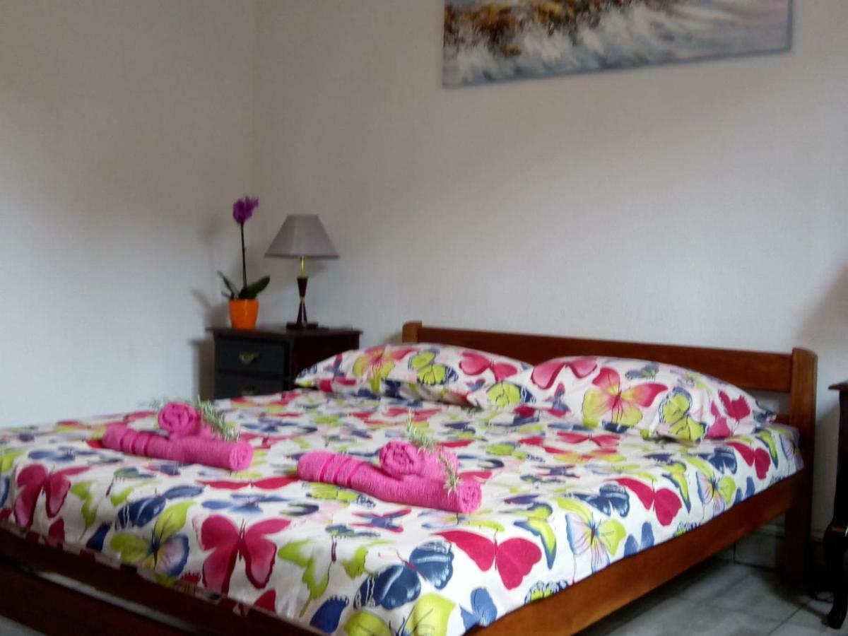 Apartman Teuta Zagabria Esterno foto