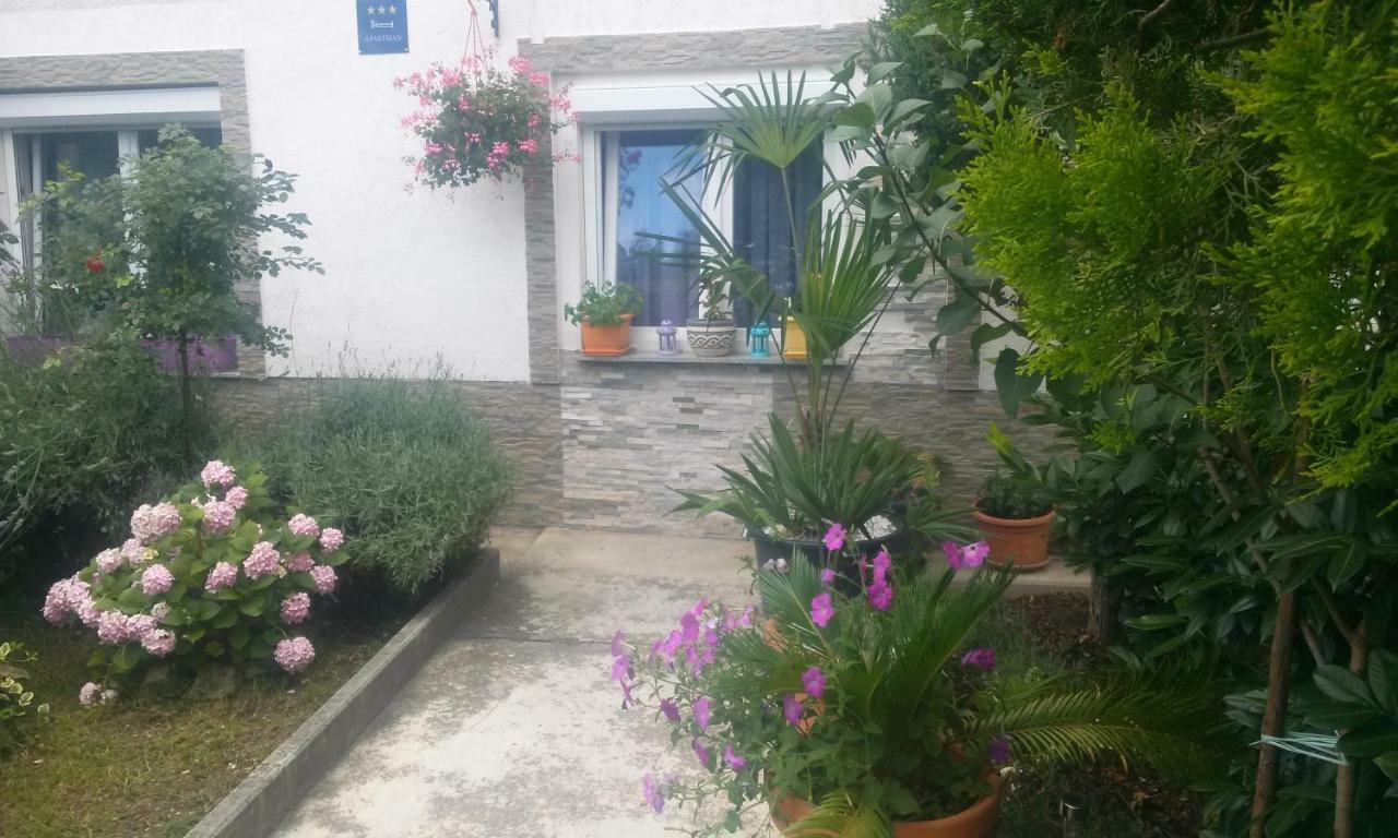 Apartman Teuta Zagabria Esterno foto