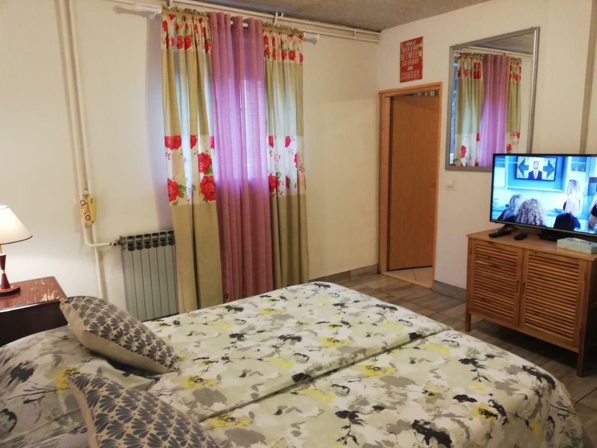 Apartman Teuta Zagabria Esterno foto